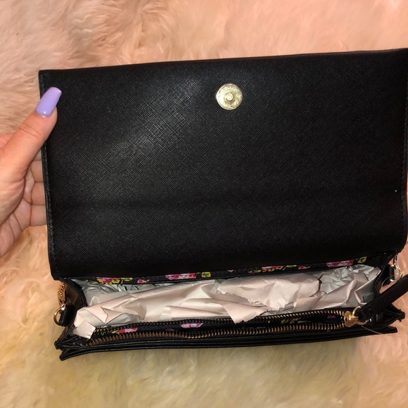 NWT 💗Betsey Johnson💗 black clutch crossbody - Picture 7 of 12